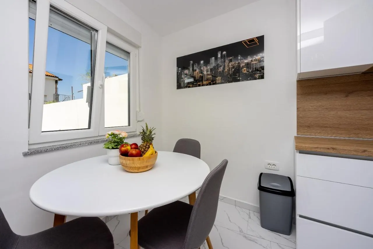 Apartment Ena Crikvenica 0*,  Croatia