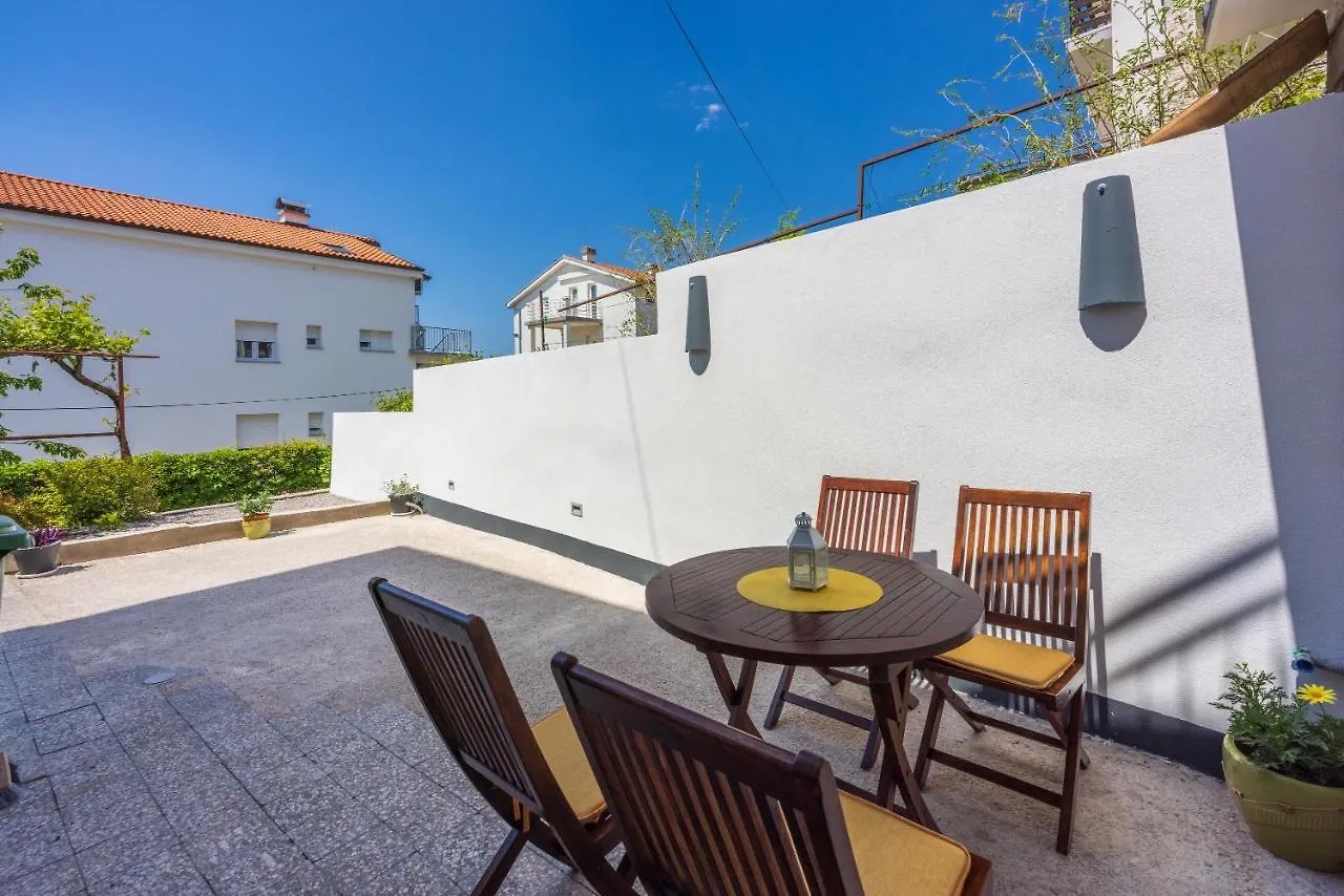 Apartment Ena Crikvenica 0*,  Croatia